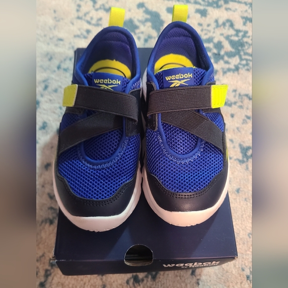 Weebok by Reebox Toddler sneakers - Picture 1 of 4
